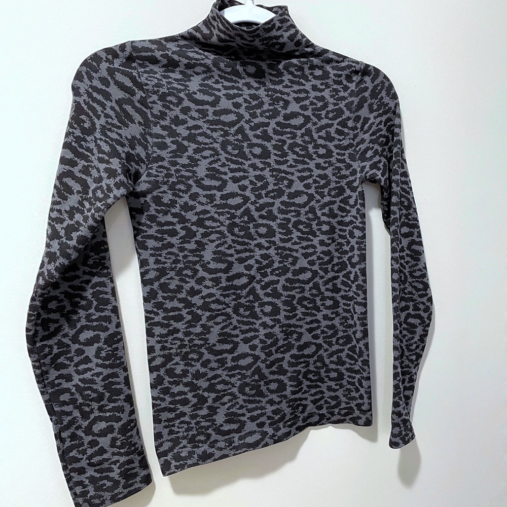 NWOT Choice Long Sleeve Turtleneck Black Grey XS